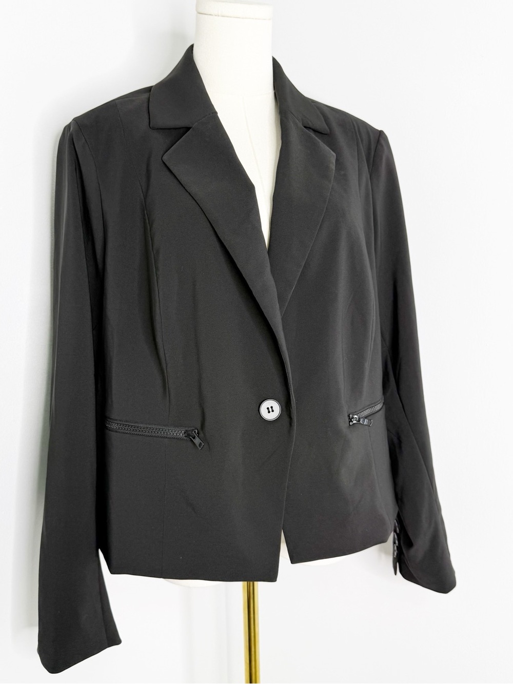 Torrid Studio Crop Blazer Black 1X NWT Zip Pocket Stretch Jacket